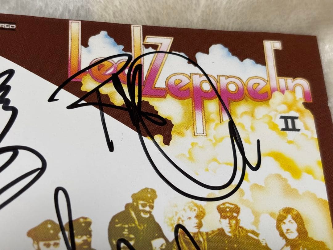 レア　LED ZEPPELIN 直筆サインCD レッド・ツェッペリン