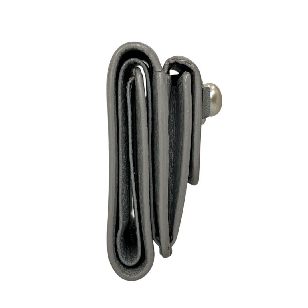 ミュウミュウ　折り財布　コンパクト財布　マドラス　パール　リボン　水色　レザー