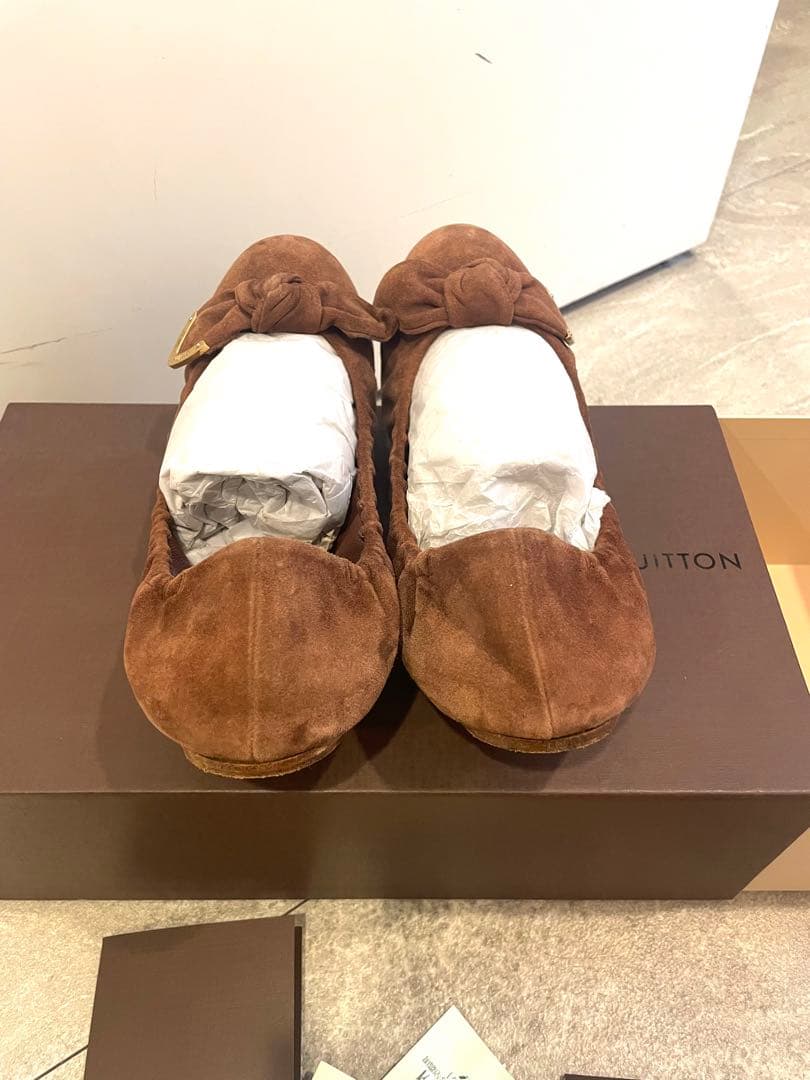 LOUIS VUITTON ルイヴィトン バレエシューズ レザー LVパンチング