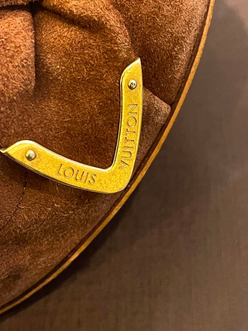 LOUIS VUITTON ルイヴィトン バレエシューズ レザー LVパンチング