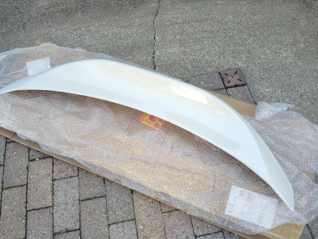 ZN6 86 BRZ トランクスポイラー　リアウイング　パールホワイト塗装済新品