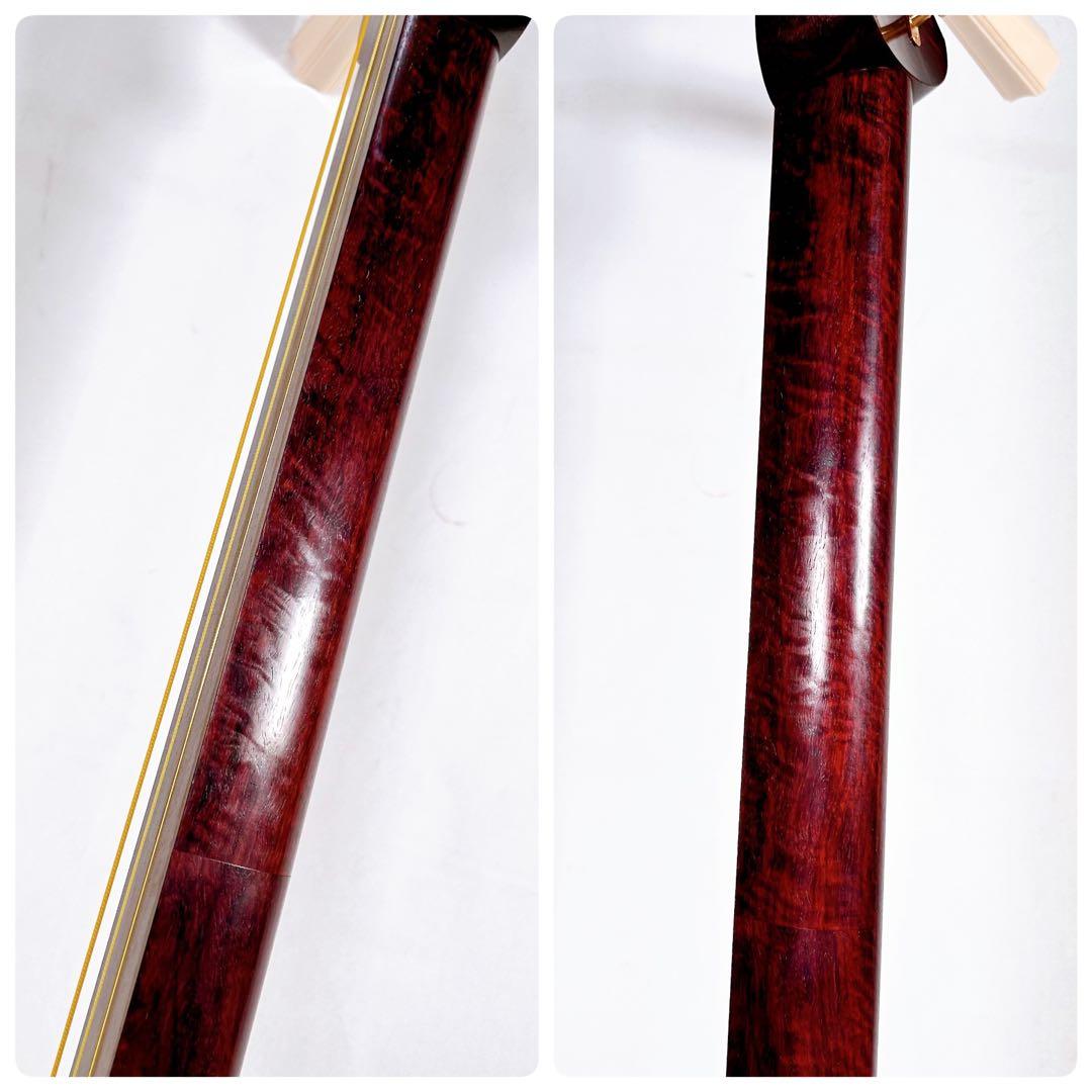 津軽三味線 紅木 太棹 東さわり　本皮 金細 二本溝 綾杉胴 糸巻き　宇柄面取