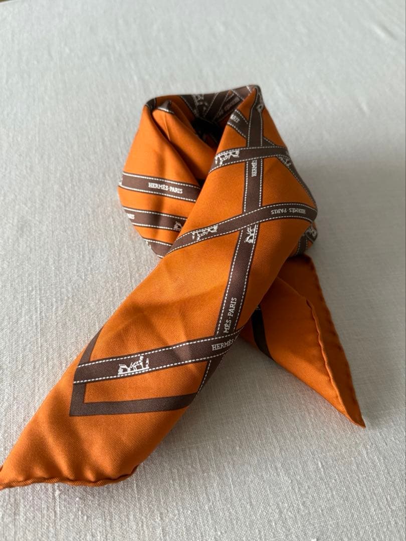 HERMES エルメス プチ　カレ　スカーフ ガヴロッシュ ボルデュックリボン