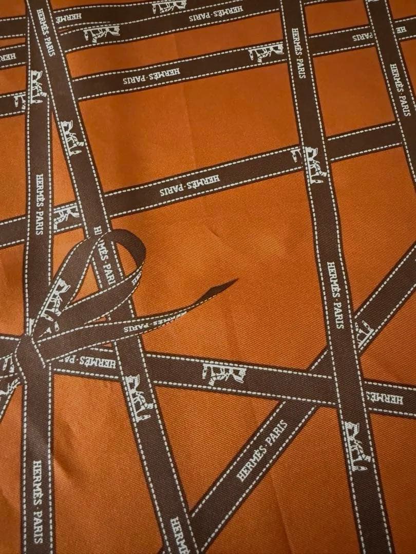 HERMES エルメス プチ　カレ　スカーフ ガヴロッシュ ボルデュックリボン