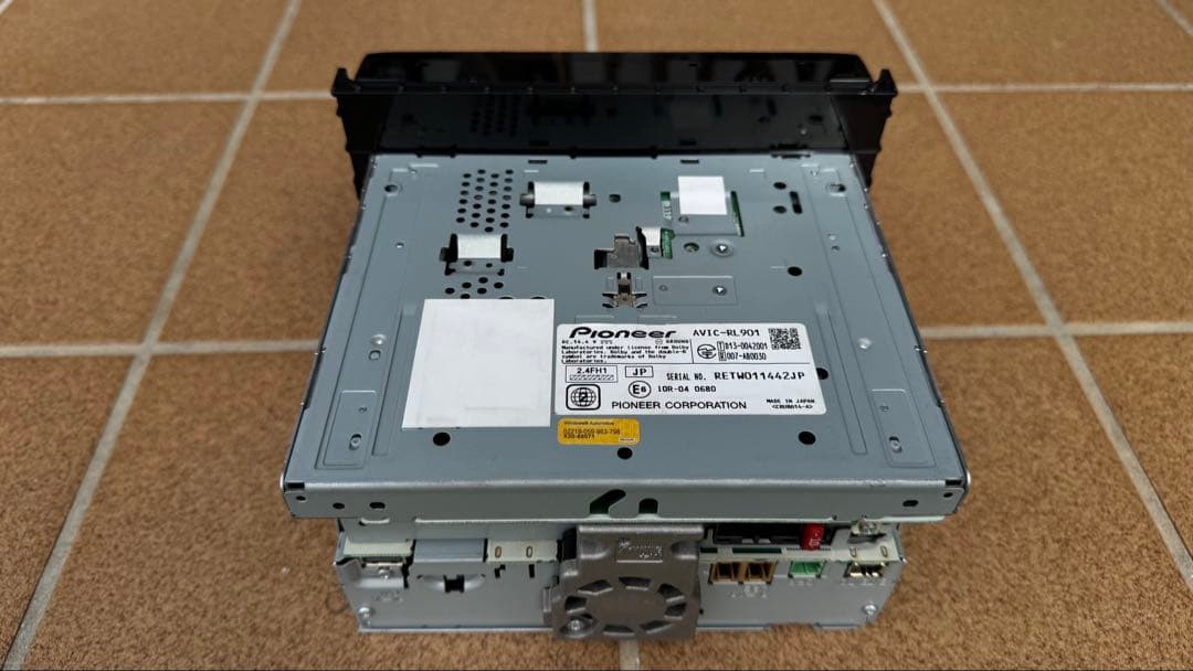 Pioneer carrozzeria 楽ナビ AVIC-RL901 8インチ