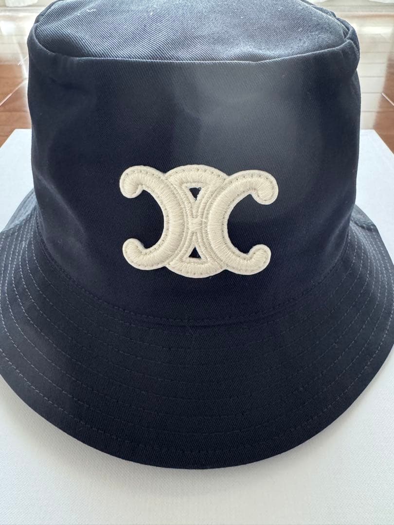 1回1〜2時間使用！極美品！箱付き！CELINE トリオンフバケットハット L