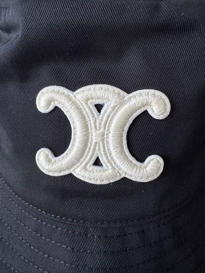 1回1〜2時間使用！極美品！箱付き！CELINE トリオンフバケットハット L