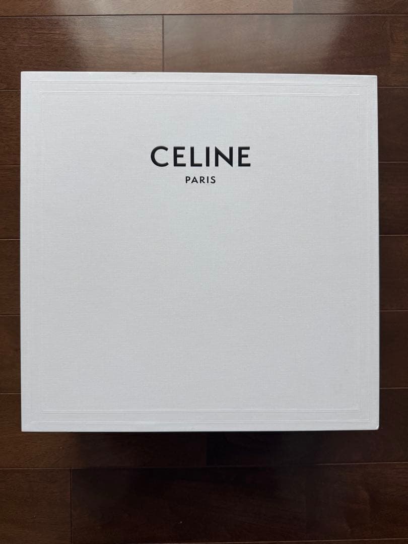 1回1〜2時間使用！極美品！箱付き！CELINE トリオンフバケットハット L