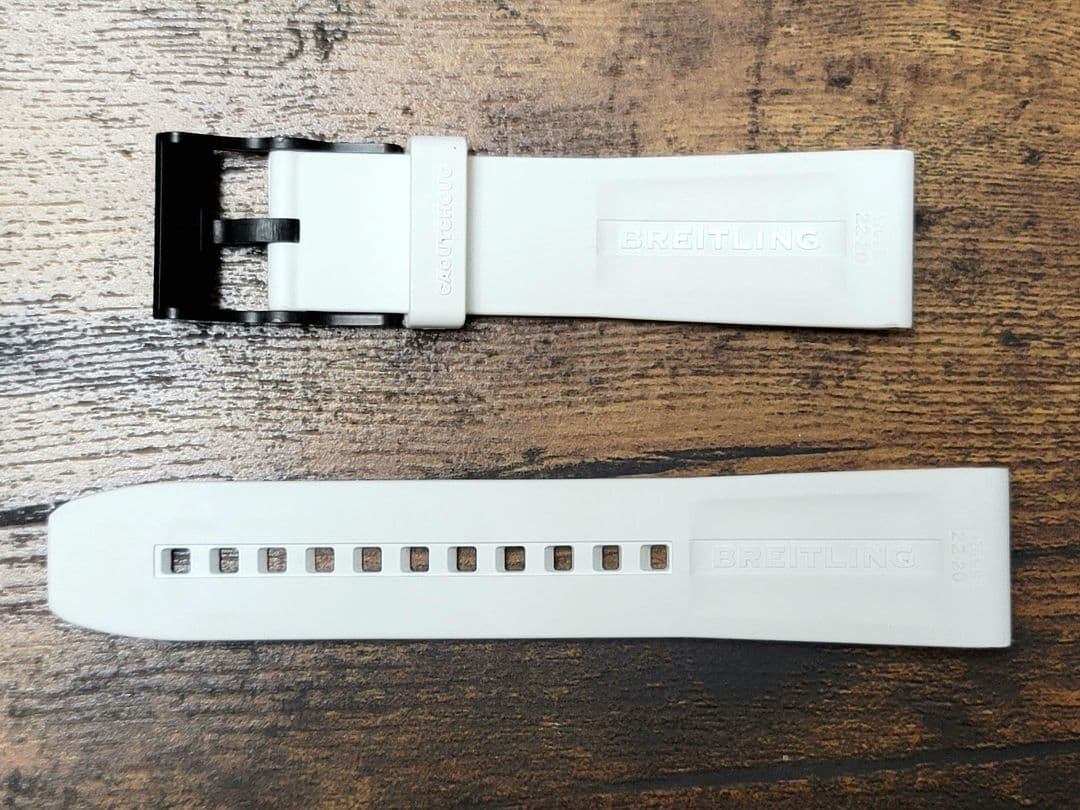 BREITLING ラバーベルト ホワイト 多少の汚れあり　バックルつき