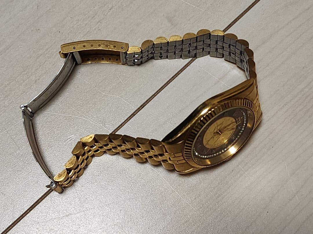 ゴールド 金属ベルト 時計 ダイヤモンド風