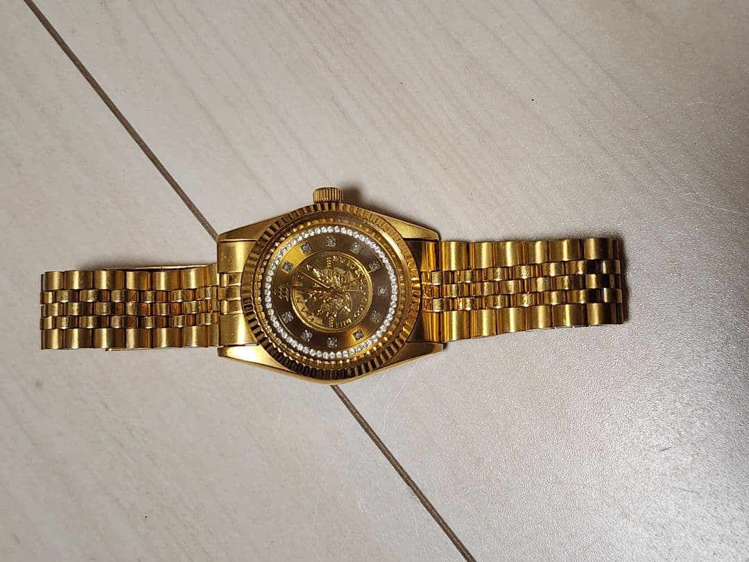 ゴールド 金属ベルト 時計 ダイヤモンド風