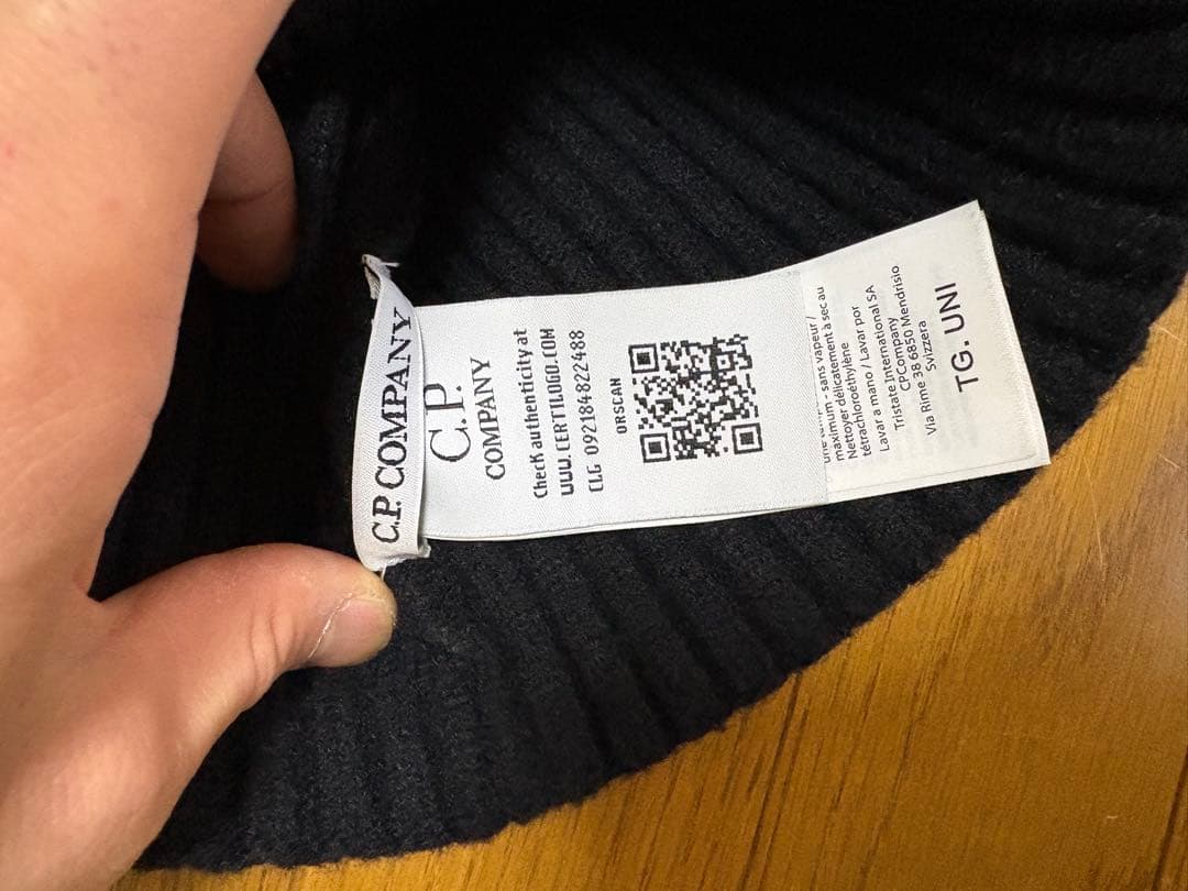 c.p.company ゴーグルニット帽