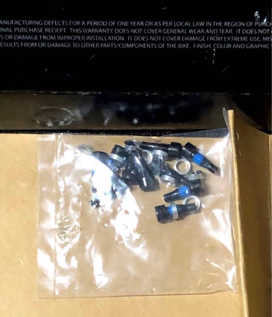 CHROMAGフラットペダル【DAGGA】