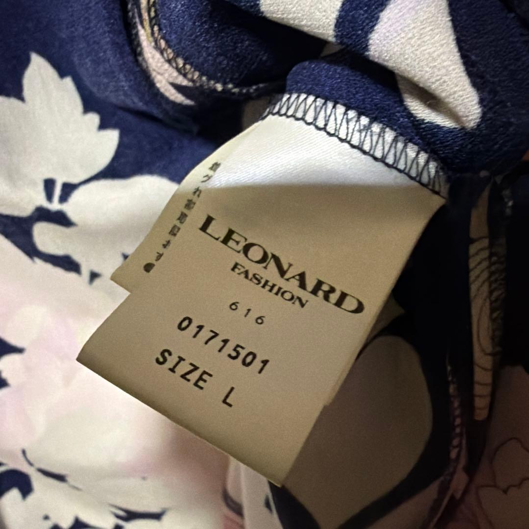 レオナール　素敵なジャケット　ネイビーにフラワープリント　記名あり　あちゃー