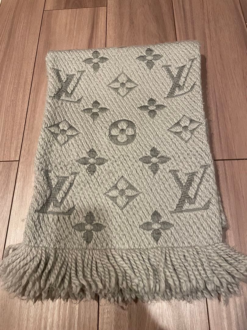 ルイヴィトン　マフラー　グレー　エシャルプ ロゴマニアシャイン