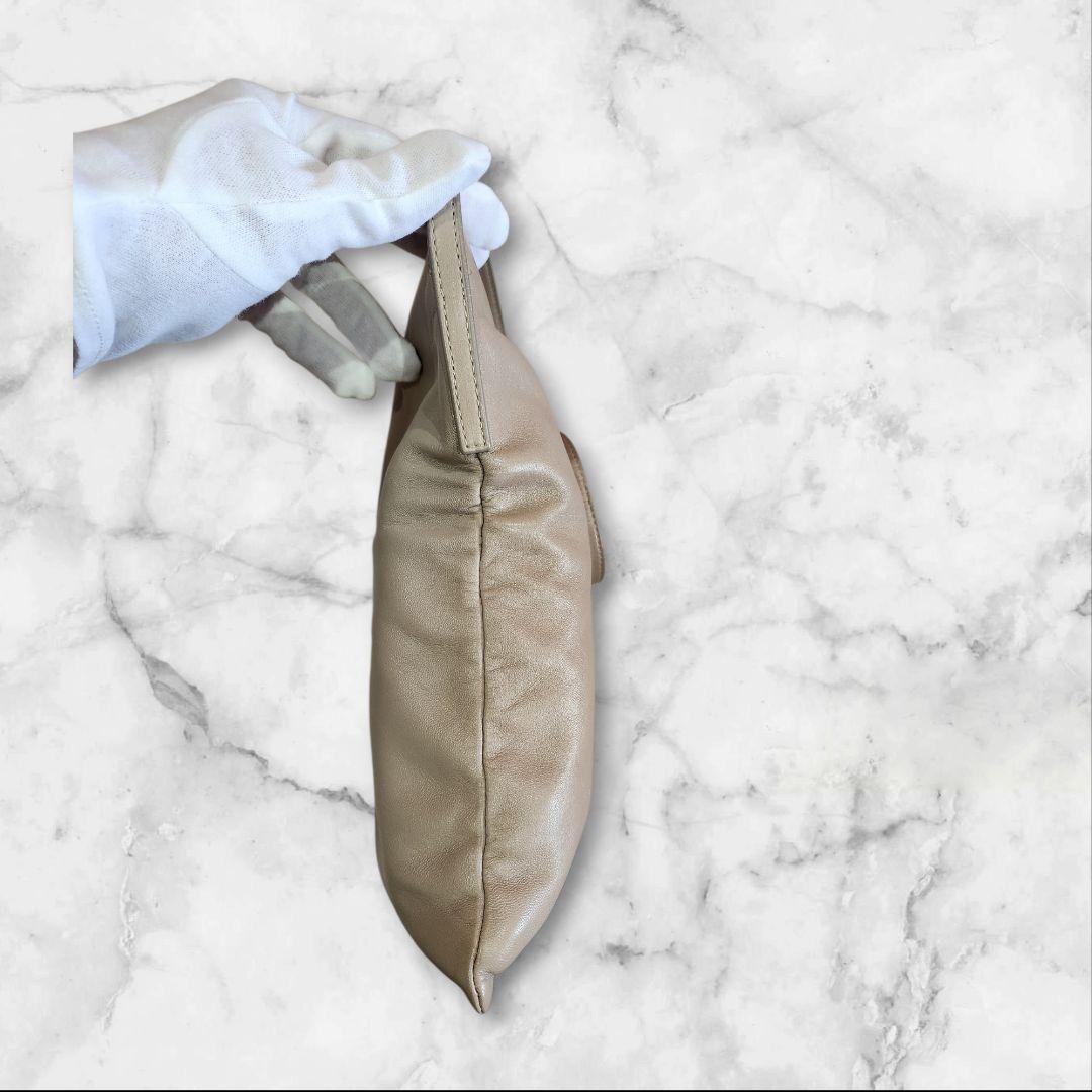 LOEWE ピンクレザーショルダーバッグ