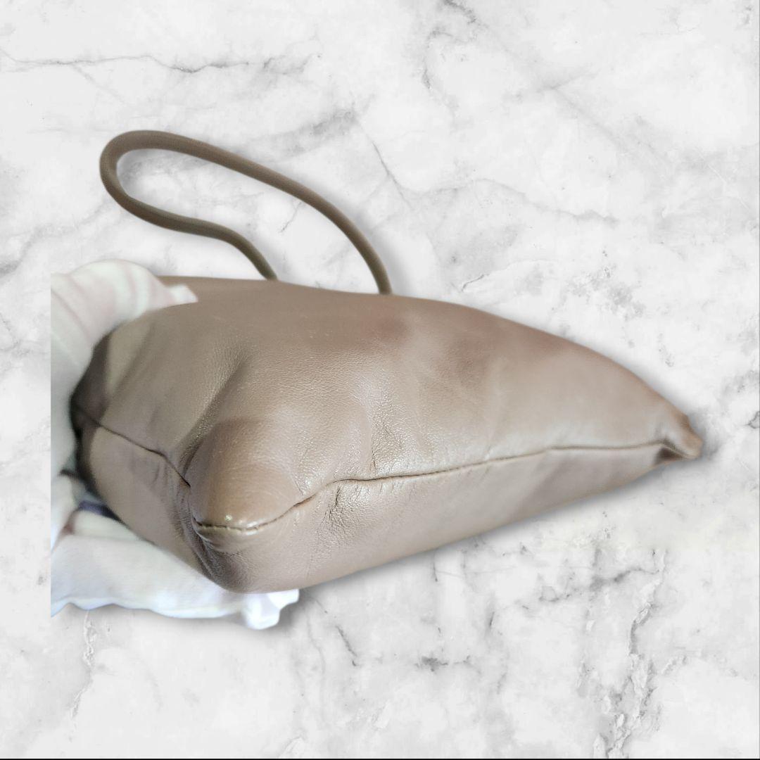 LOEWE ピンクレザーショルダーバッグ