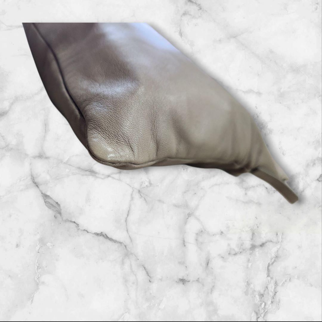 LOEWE ピンクレザーショルダーバッグ