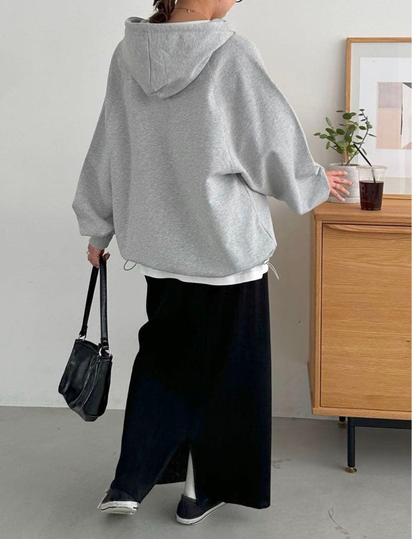 DISCOAT ワンポイント刺繍スウェットドロストフーディ