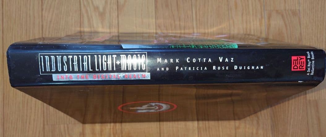 英文書籍「ILM」と映画「SW（旧三部作)」の販促バッチ