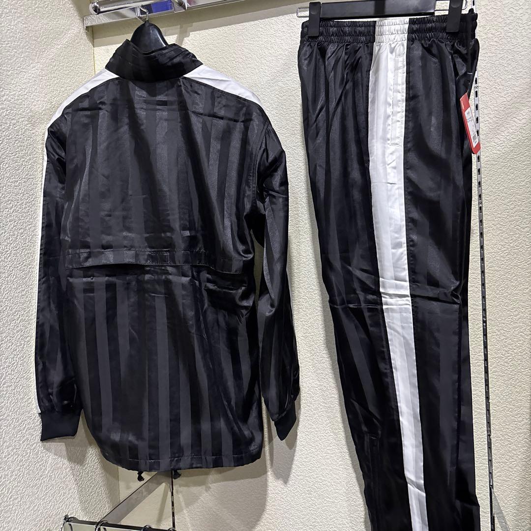 ホ*テ様 プーマサッカーウインドブレーカー新品レア