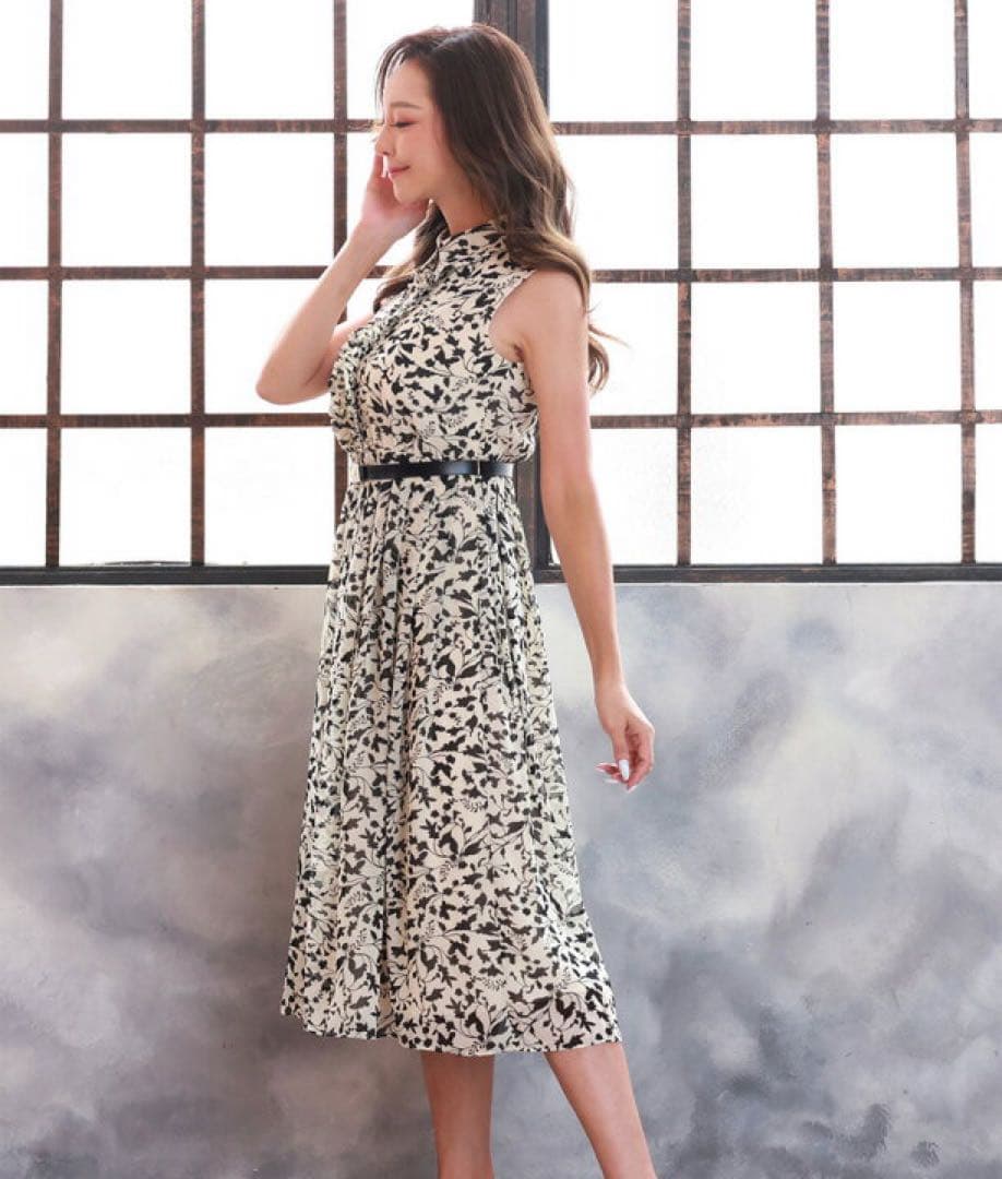 美品　銀座クチュール　ノースリーブ花柄ドレス・ウエストベルト付き