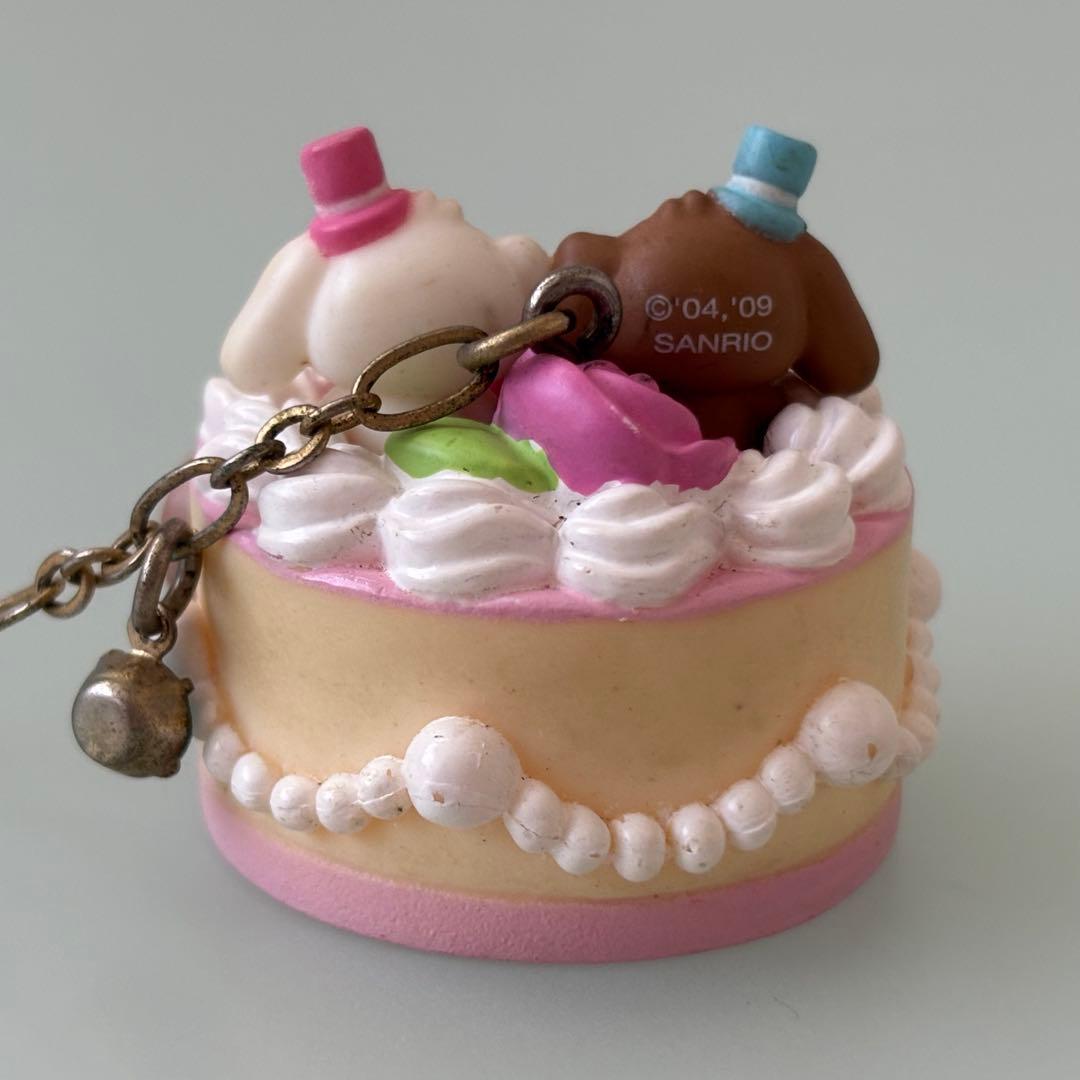 シュガーバニーズ　キーホルダー　ケーキ