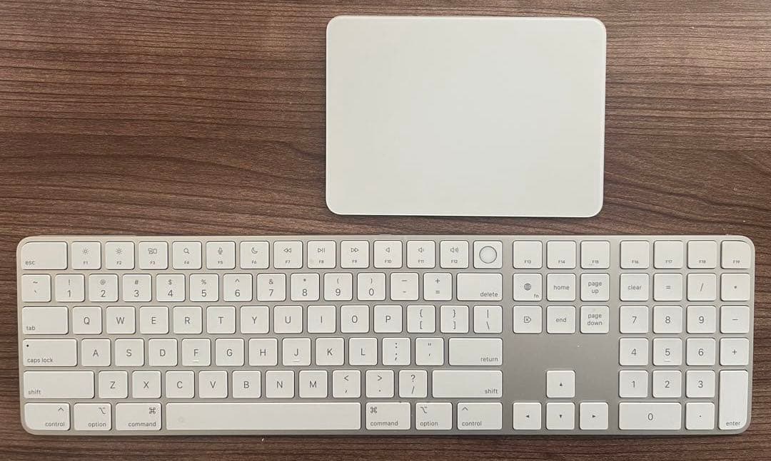 美品iMac 2023 24インチ M3チップ 16GBメモリ 512GBSSD