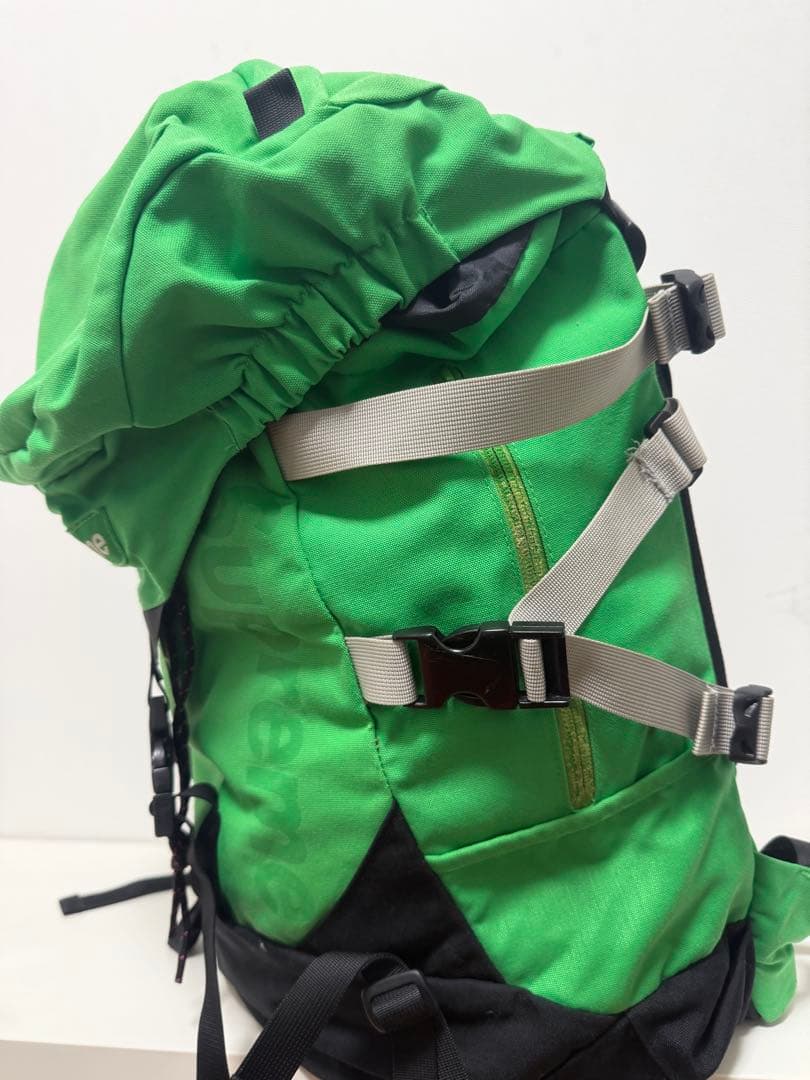 シュプリーム　バックパック　リュック　supreme 緑　グリーン　green