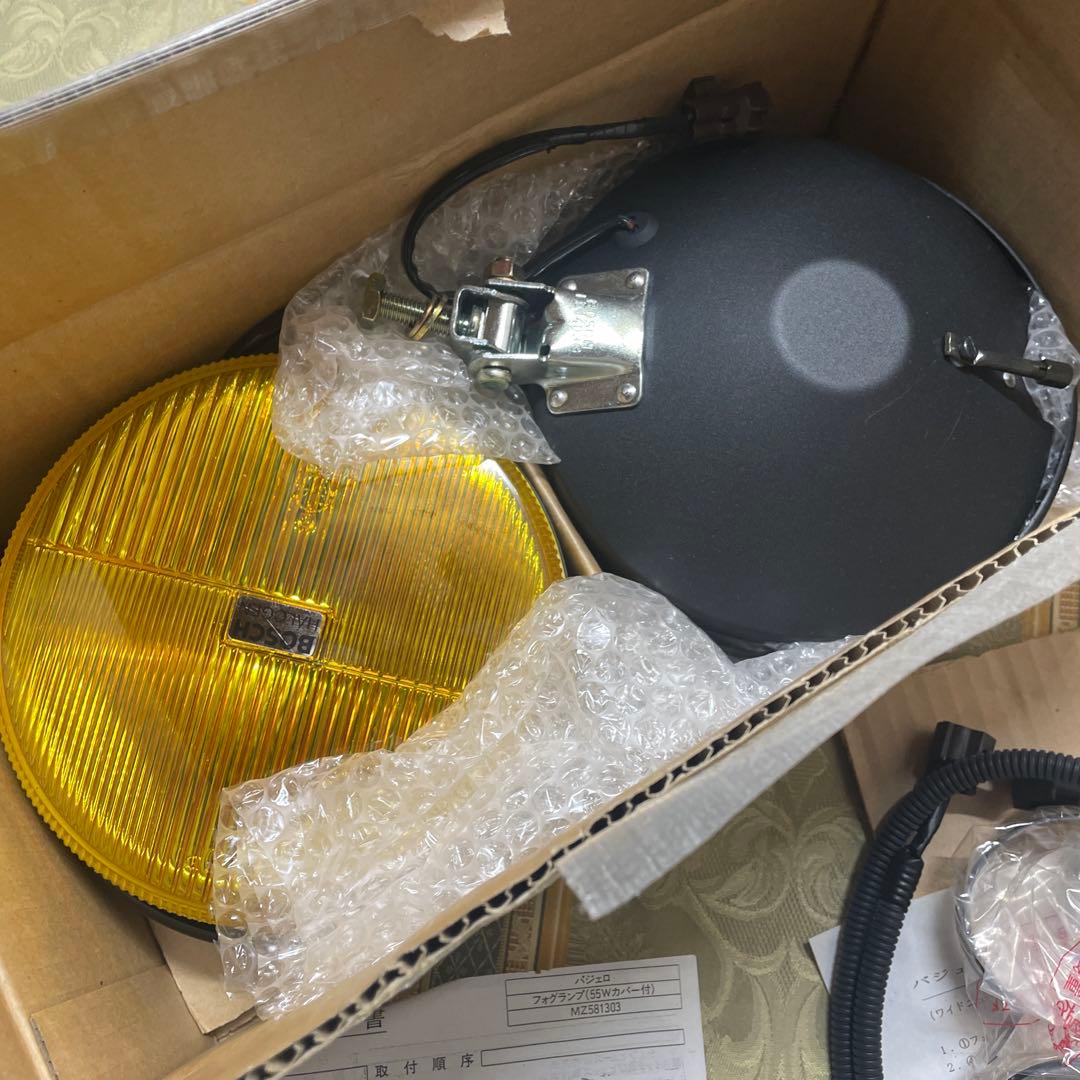 三菱純正　フォグランプ　パジェロ　ボッシュ