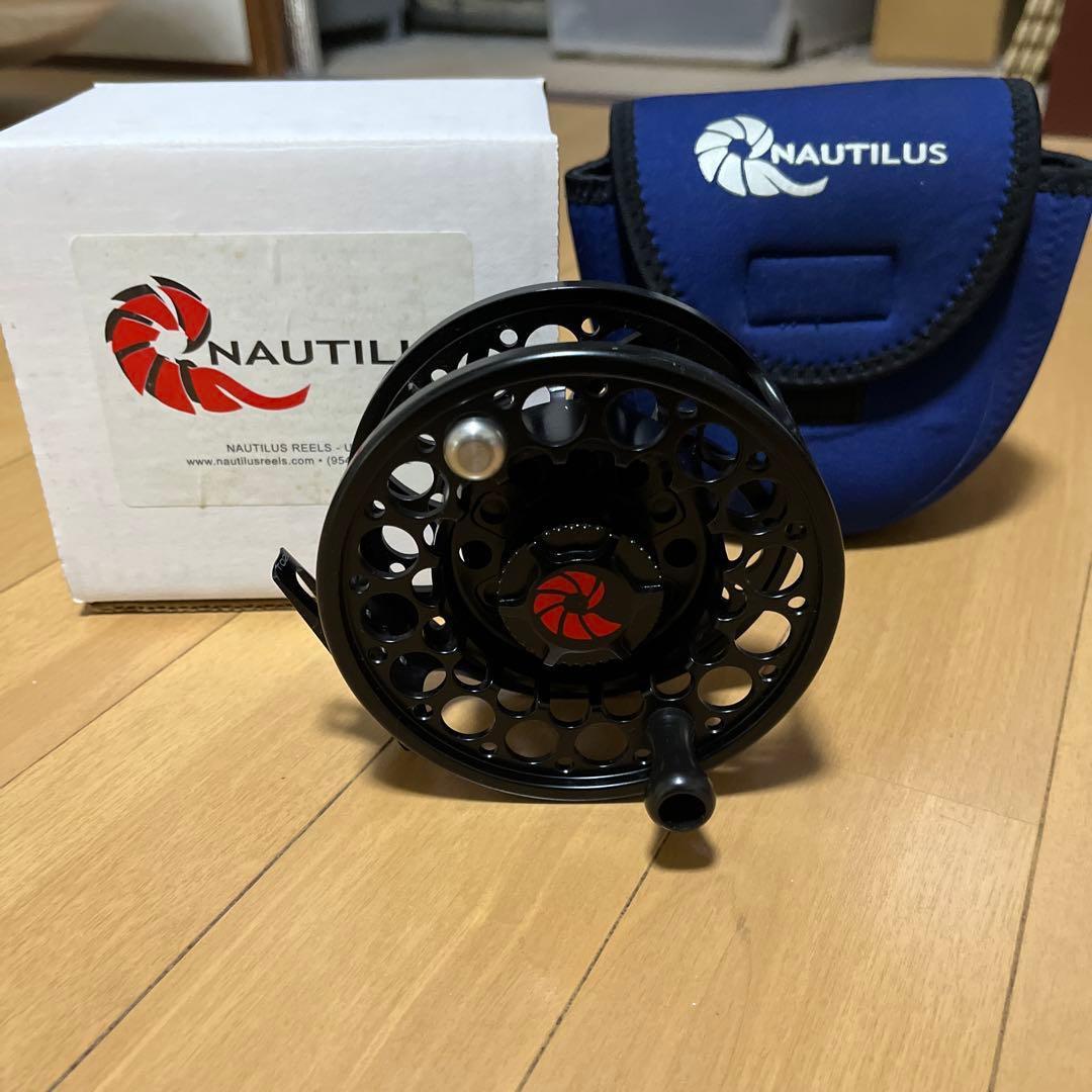 NAUTILUS Twelve ブラック