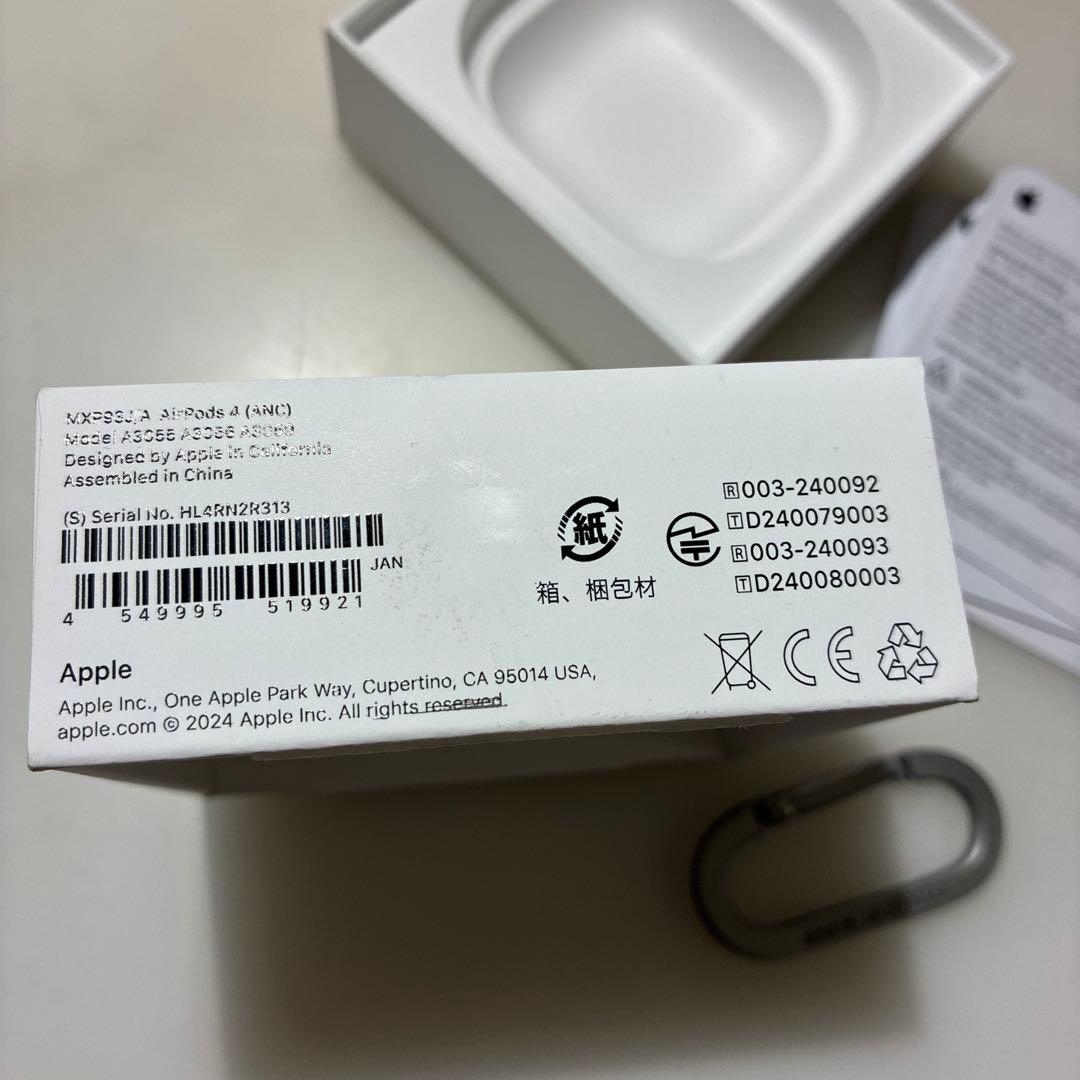 Apple AirPods 4 (第4世代) 未使用　ケース付き