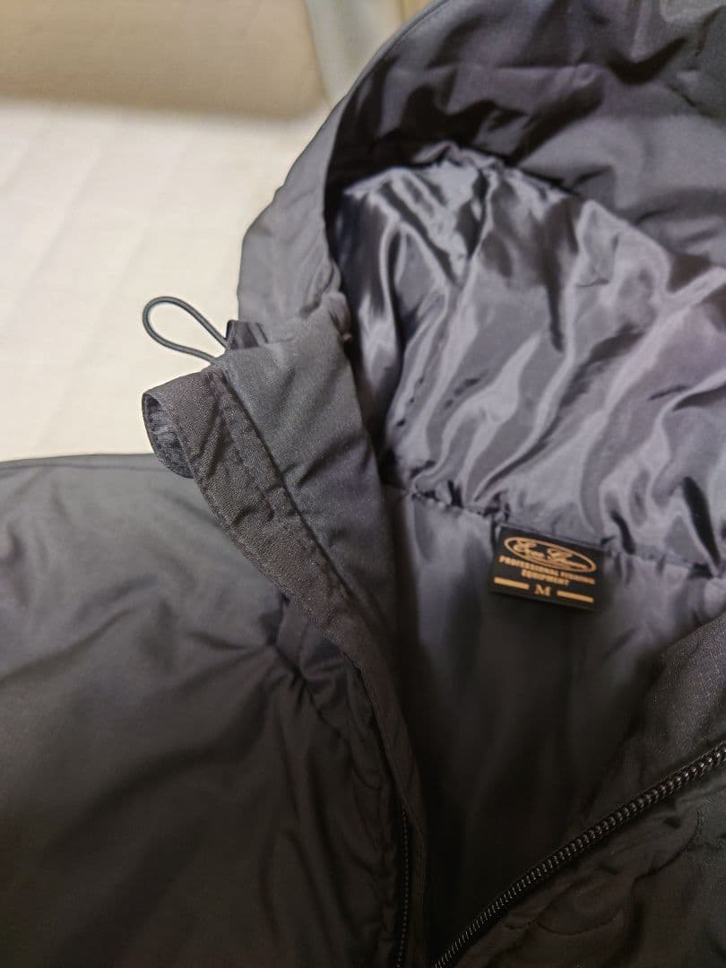 未使用級✨エバーグリーン ライトフーディージャケット 中綿入りダウン 黒 M