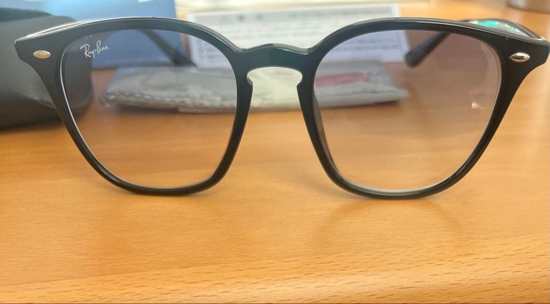 レイバンモデルコード RB4258F 601/19 52-20