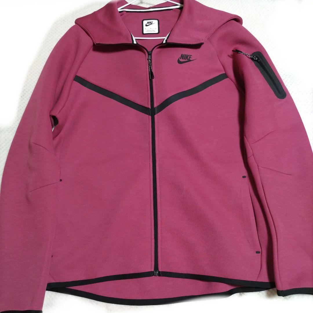 Nike テックフリース ピンク