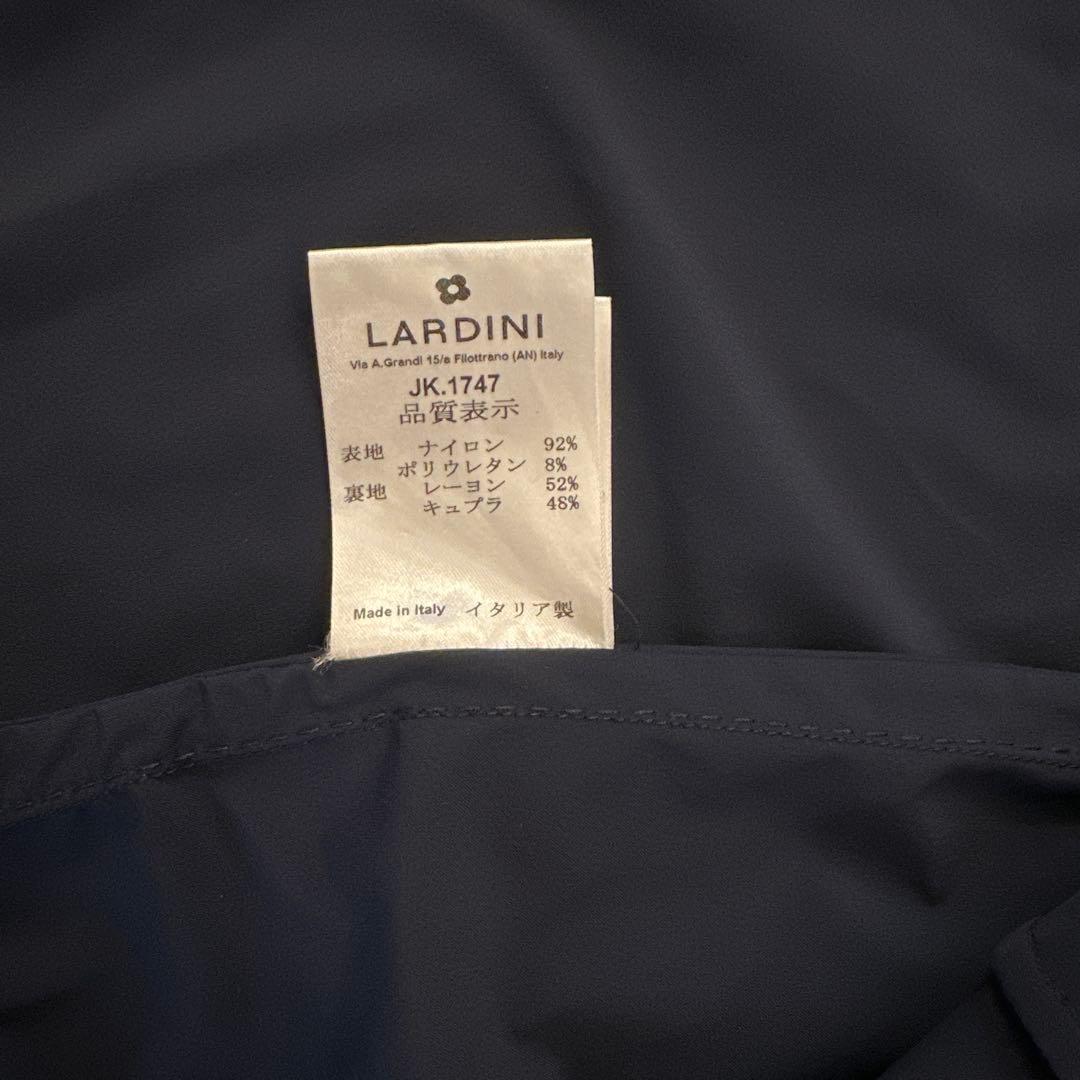 LARDINI ネイビー パッカブルセットアップ 48フラワーピン付き