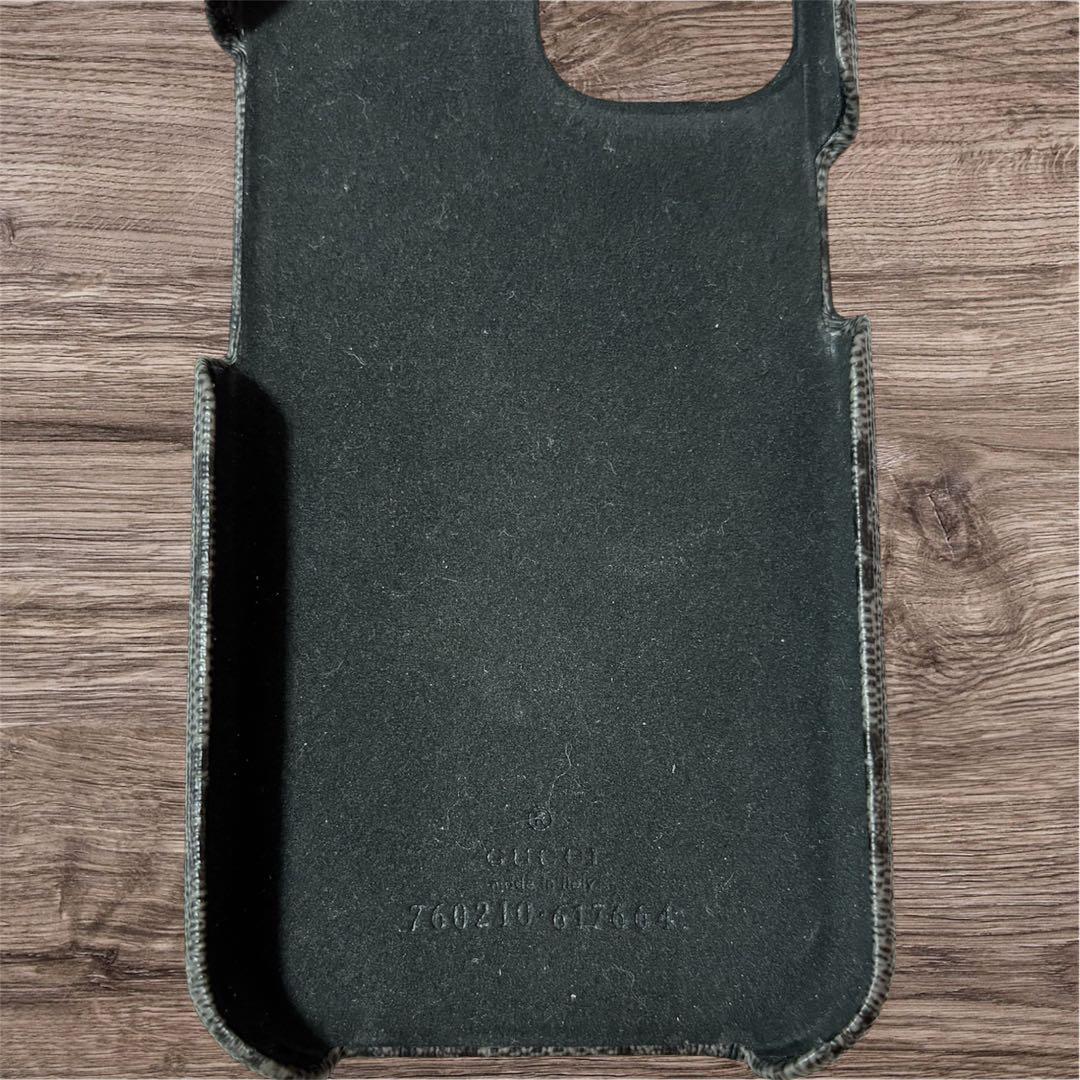 GUCCI iPhone 15 ケース