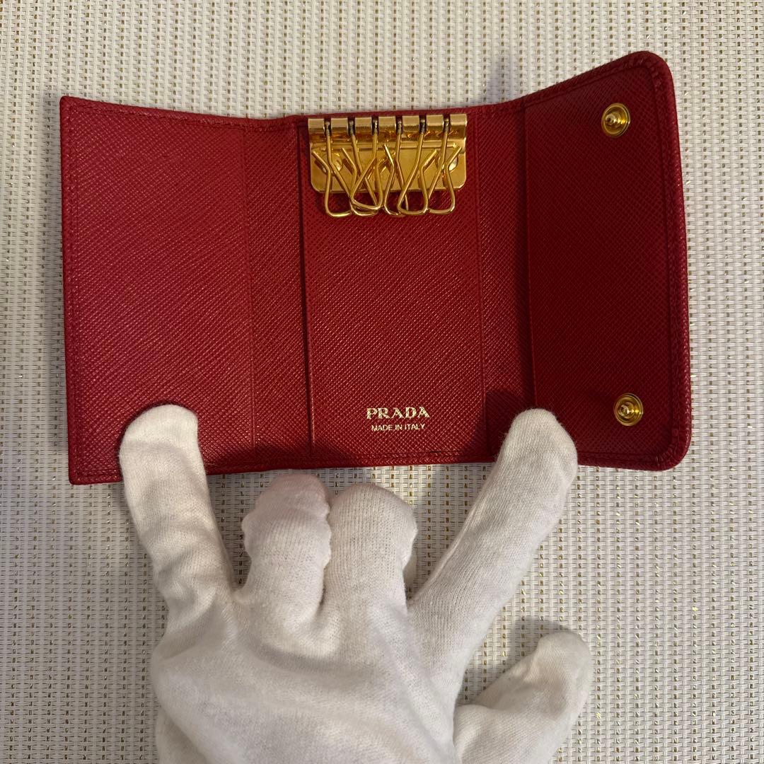PRADA サフィアーノレザー レッドキーケース