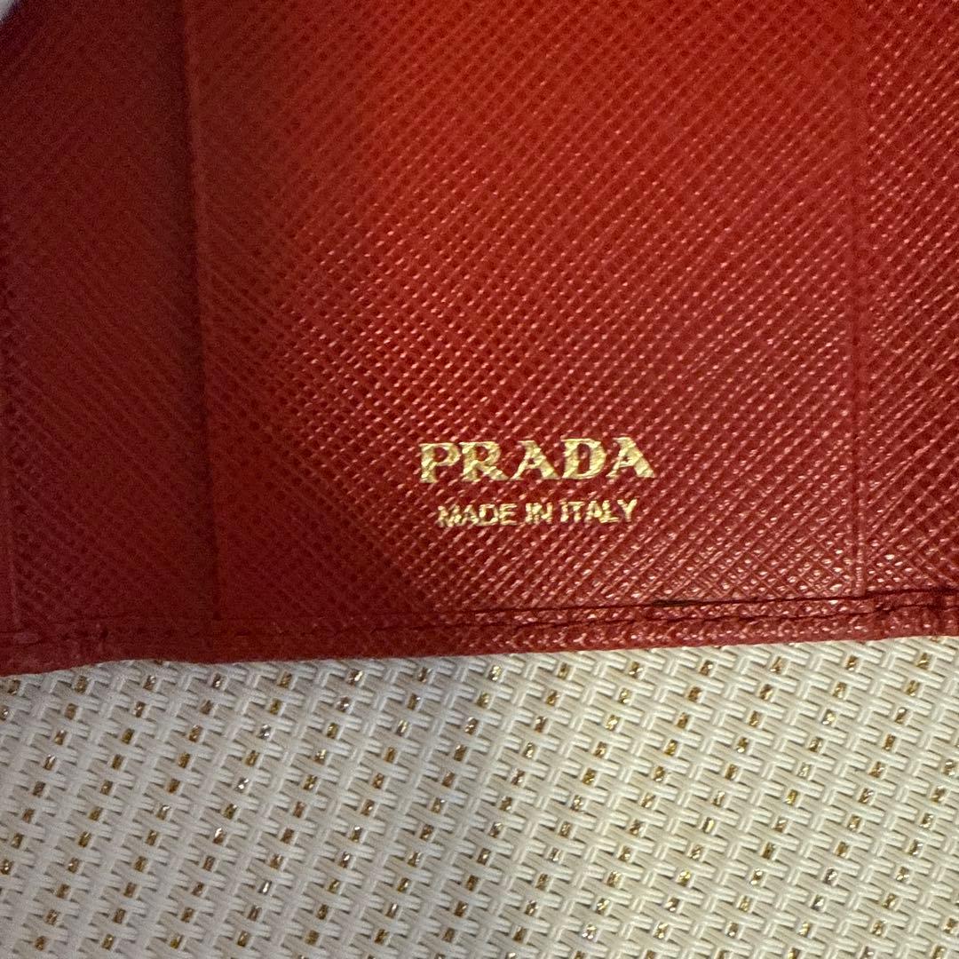 PRADA サフィアーノレザー レッドキーケース
