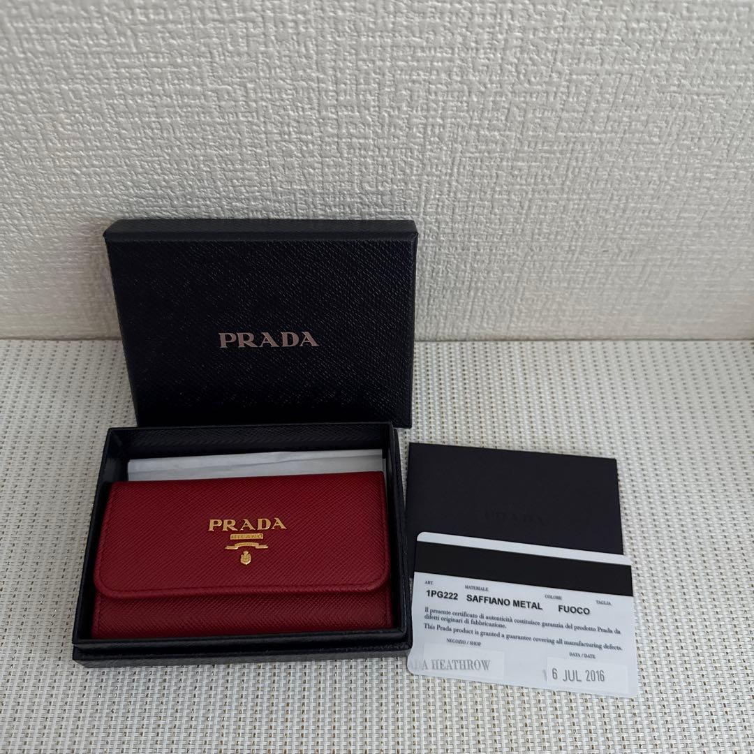 PRADA サフィアーノレザー レッドキーケース