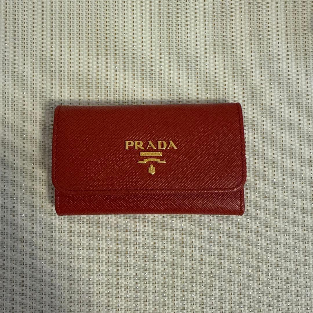 PRADA サフィアーノレザー レッドキーケース