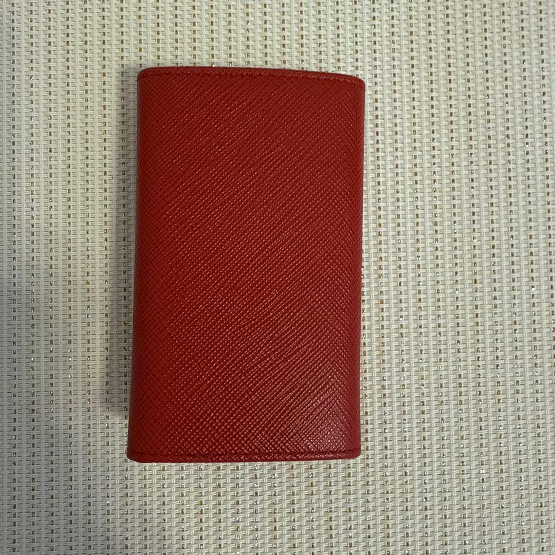 PRADA サフィアーノレザー レッドキーケース