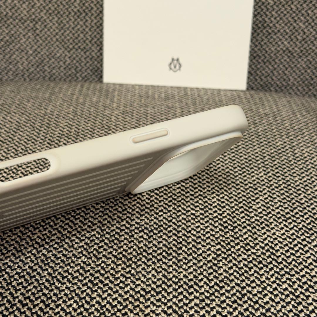 【確実正規品】RIMOWA iPhone 17 Pro Maxケース シルバー