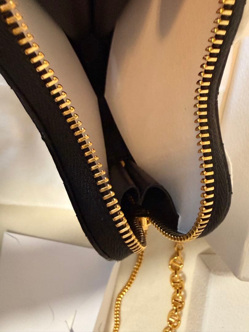 【完売色】Dior ハート型チェーンポシェット黒