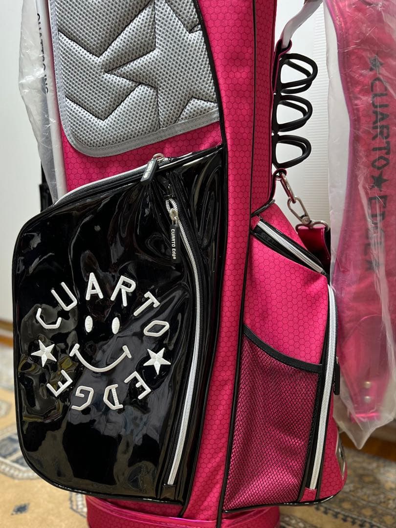 コース映え確実！大人可愛いピンク 【クアルトユナイテッドエッジ 】キャディバッグ