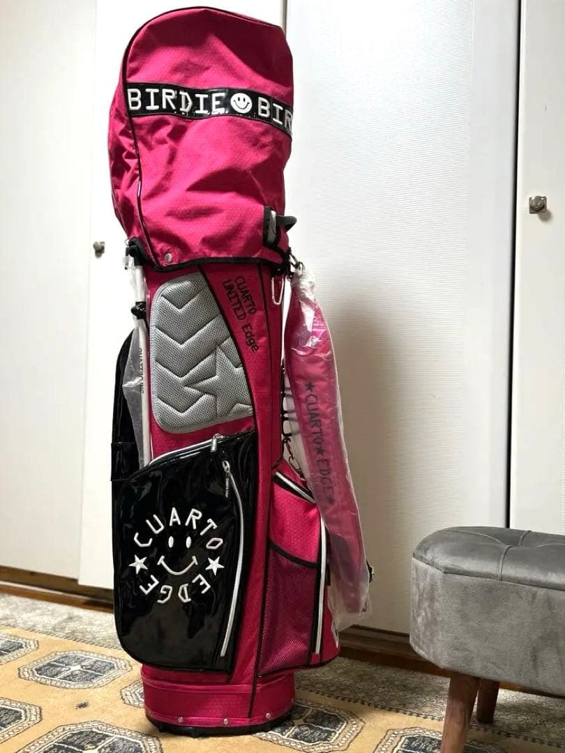 コース映え確実！大人可愛いピンク 【クアルトユナイテッドエッジ 】キャディバッグ