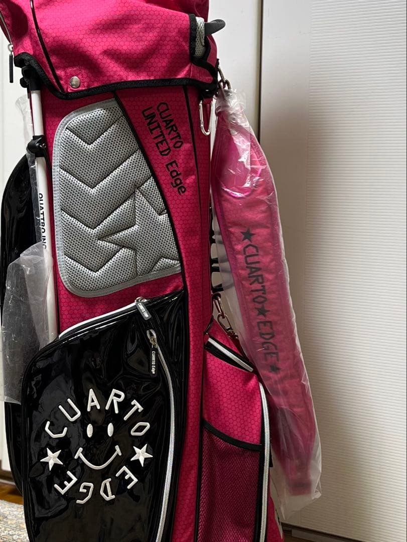 コース映え確実！大人可愛いピンク 【クアルトユナイテッドエッジ 】キャディバッグ