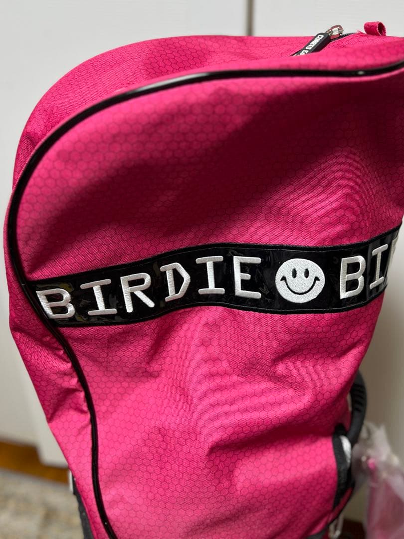 コース映え確実！大人可愛いピンク 【クアルトユナイテッドエッジ 】キャディバッグ