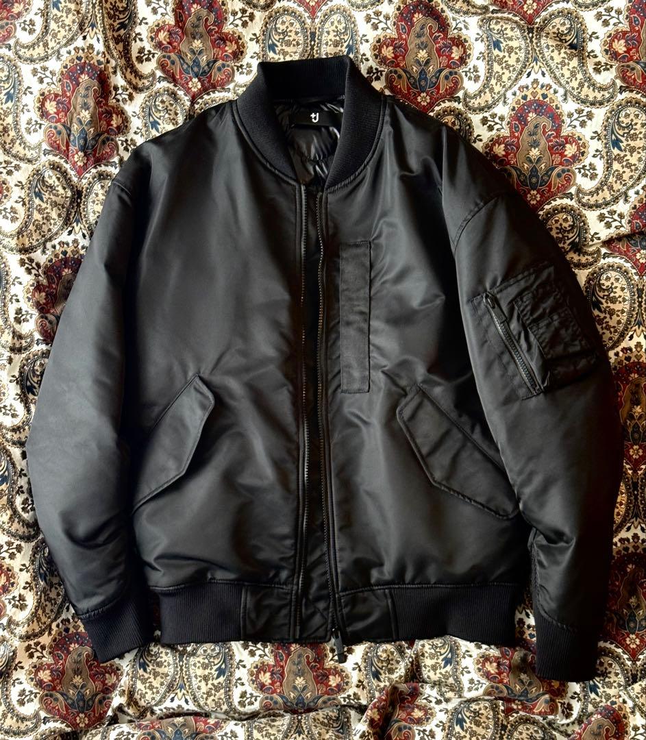 ユニクロ　+J　ハイブリッドダウンオーバーサイズMA-1ブルゾン