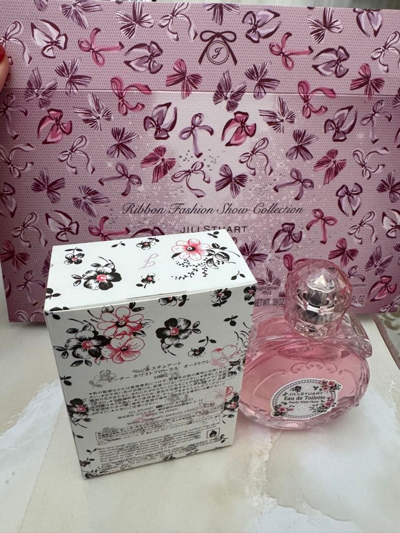 新作限定品JILLSTUART ピーチホワイトフローラルオードトワレ 50ml
